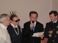 Giorgio Bini, presidente della Nazionale Ristoratori, premia la signora Giuditta e il figlio: generale Umberto Rossi