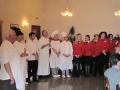 Foto di gruppo dello staff di cucina NIR e i collaboratori di sala della scuola alberghiera Marcora: si intravedono tra gli altri Isabella Mazzocchi, Claudio Cesena
